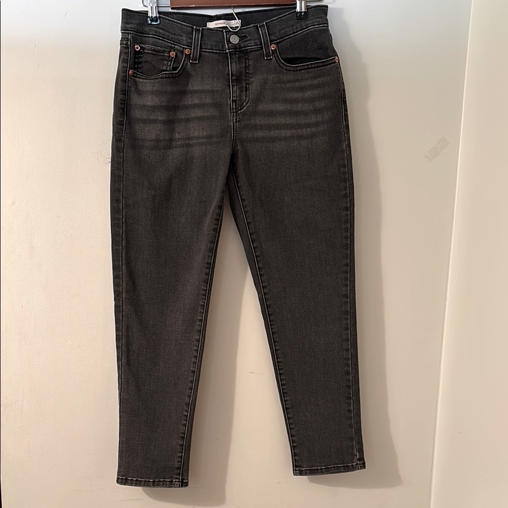 Levi Strauss Boyfriend Faded Gray Straight Leg Jeans Size 28
